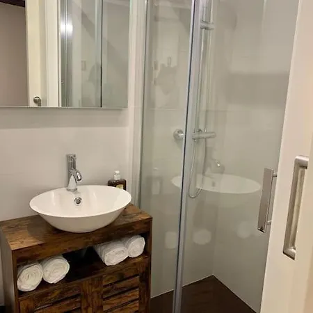 Bonito Apartamento En El Centro De Pontedeume. דירה *