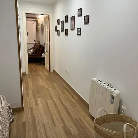 Bonito Apartamento En El Centro De Pontedeume. *